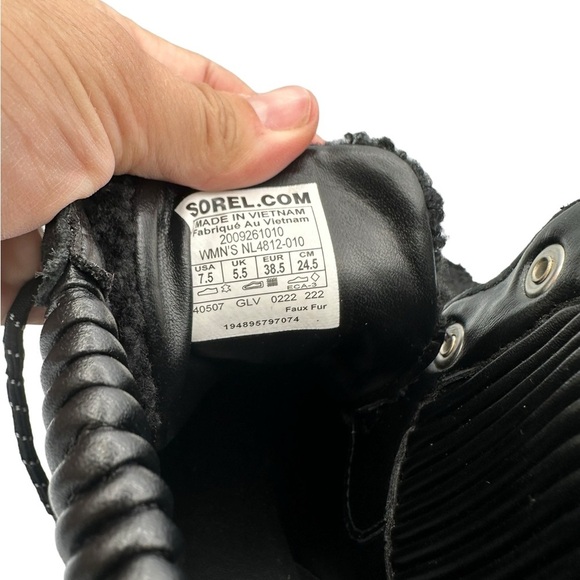 Sorel Black and Cream Winter Boots - Picture 5 of 8